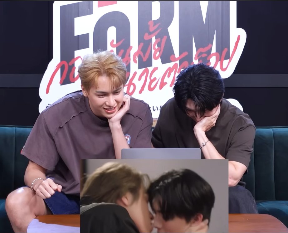 clcanond's tweet photo. The kisses, the blessed kisses in this scene… I watch them over and over—how can they kiss in such a beautiful, natural, warm, and deliciously beautiful way?

TOP FORM CLASSROOM CRUSH
#TopFormEP8 
#JinAkin試練
#TopFormTheSeries https://t.co/ZBruDIrii8