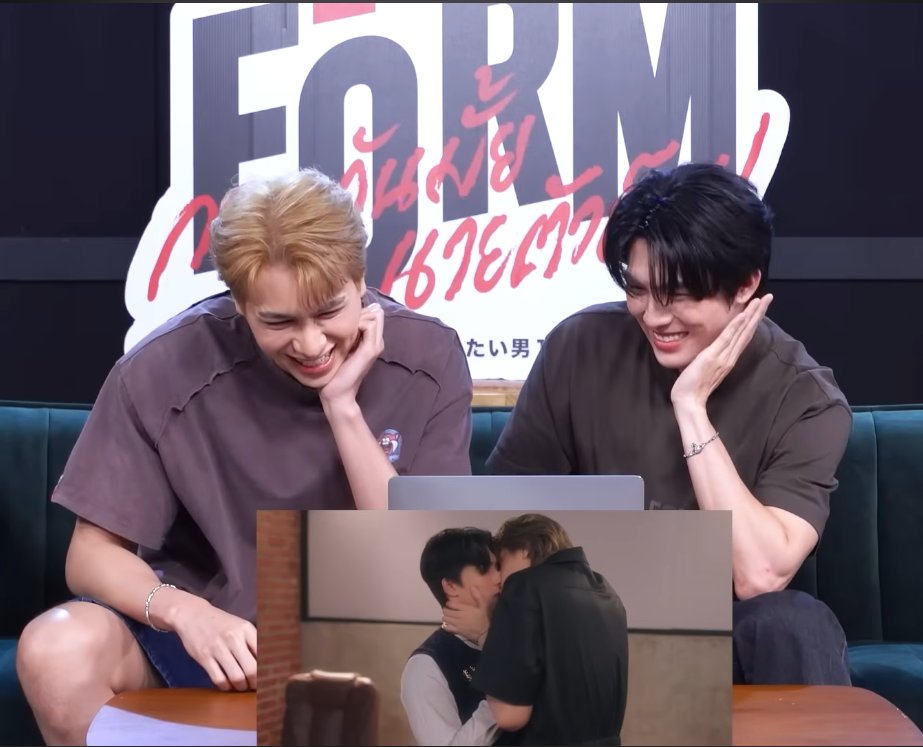 clcanond's tweet photo. The way they get shy, God, you can truly feel the tenderness between them!

TOP FORM CLASSROOM CRUSH
#TopFormEP8 
#JinAkin試練
#TopFormTheSeries https://t.co/S2VuOUNyn8