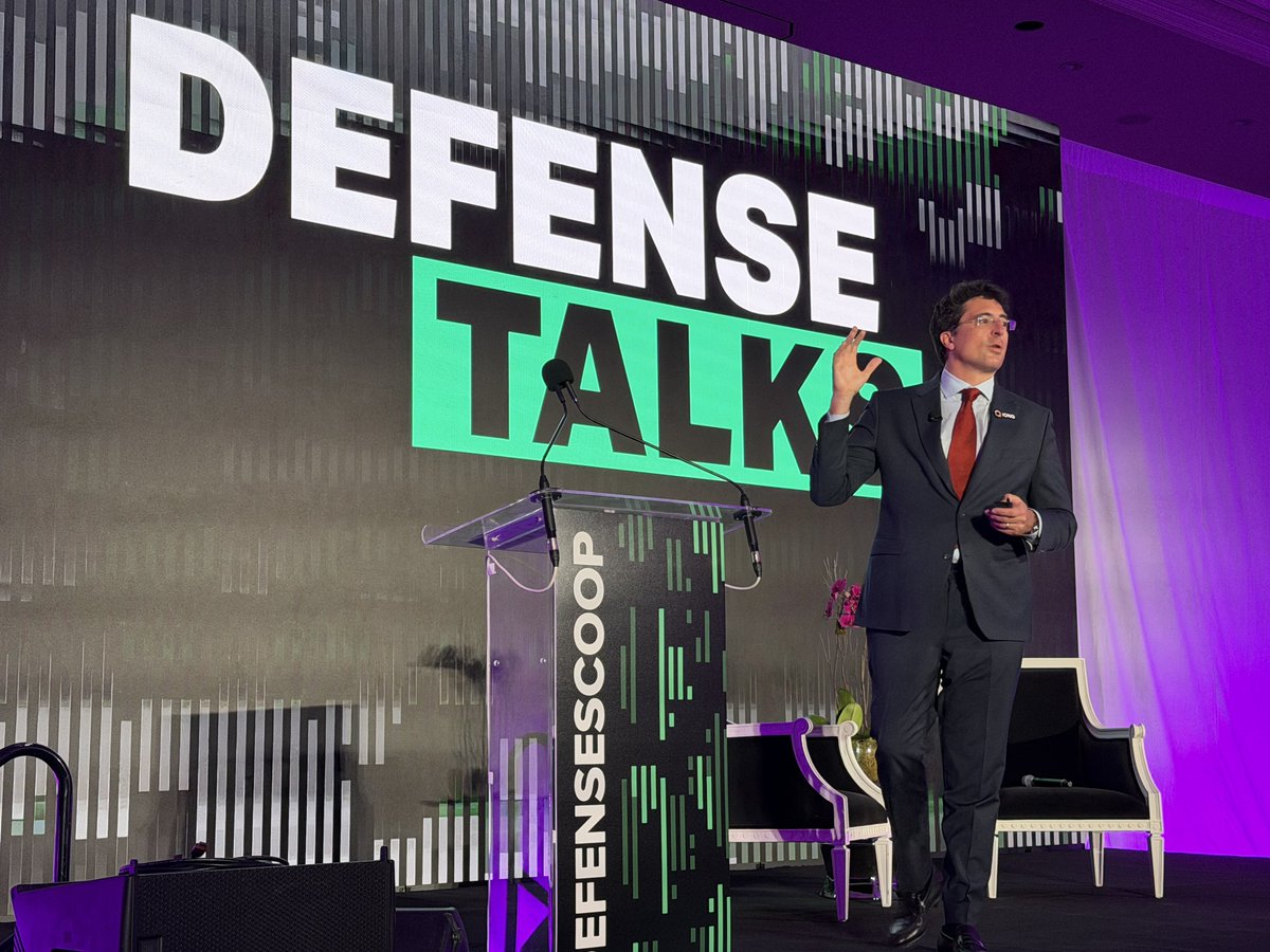 IonQ_Inc's tweet image. IonQ CEO Niccolo de Masi spoke at DefenseTalks 2025 in DC alongside leaders from the Dept. of War, US Army, DHA, USTRANSCOM, and US Navy. He outlined IonQ’s full-stack quantum roadmap, work with AFRL, advances in quantum networking and sensing, and our new partnership with Heven…