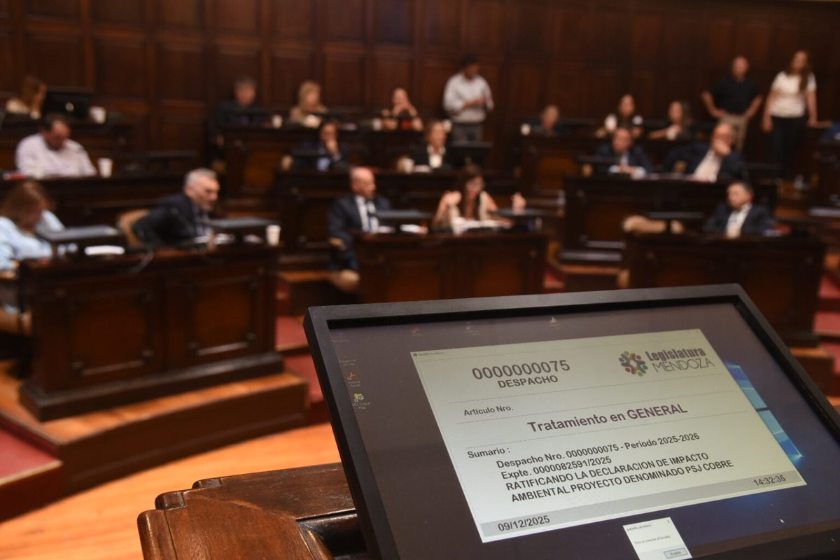 𝗘𝗦 𝗧𝗜𝗘𝗠𝗣𝗢 𝗗𝗘 𝗦𝗘𝗚𝗨𝗜𝗥 𝗔𝗗𝗘𝗟𝗔𝗡𝗧𝗘

Crecer es el gran desafío colectivo que tenemos, dejando atrás miedos y mitos.

La sociedad mendocina ha habilitado el avance de la minería, como un ejemplo de maduración civil y sobre todo de confianza en el rumbo marcado por