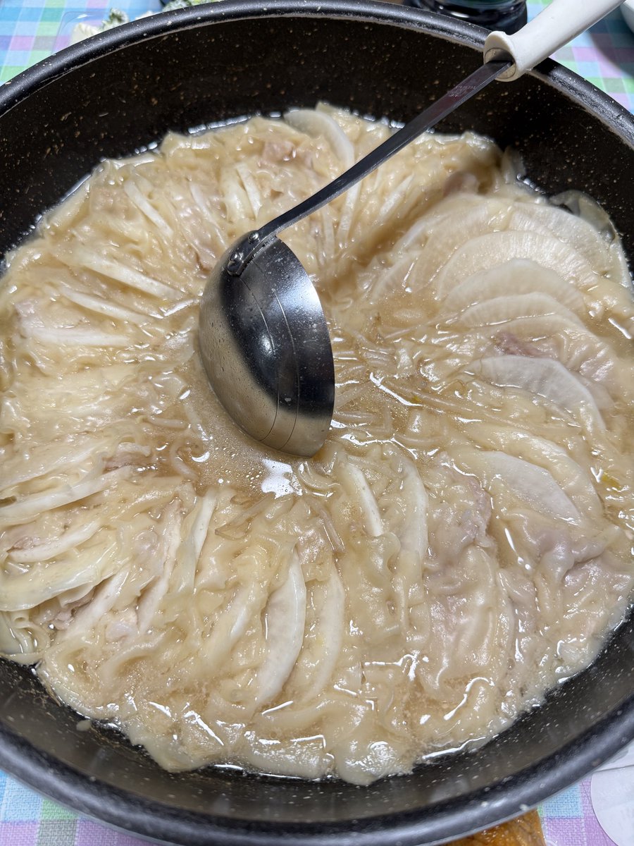 おはようございます　月曜日は大根を収穫してきました
そして夕飯は大根鍋　美味しかったです😋

今日からお仕事です今週もよろしくお願いします