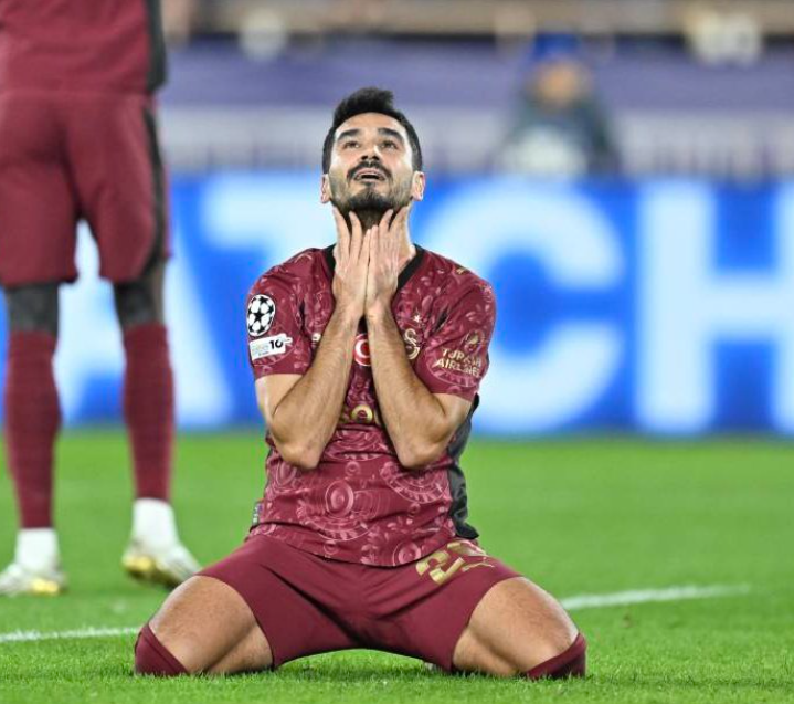 Mertens katkısı versin diye getirilen İlkay Gündoğan cicaldau gibi takılıyor sahada. Umarım çok uzun bir süre ilkay'ı ilk 11'de görmeyiz (mümkünse gideceği güne kadar)