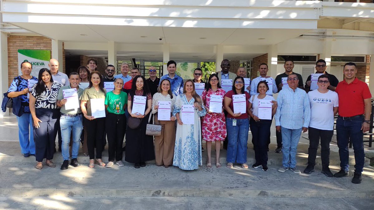 En el marco del Proyecto de Formación Docente liderado por la Vicerrectoría Académica, el Departamento de Idiomas realizó la entrega de certificados a los profesores que culminaron satisfactoriamente los niveles A1, A2 y B1 de inglés 🇬🇧📘.

Celebramos este logro que fortalece las