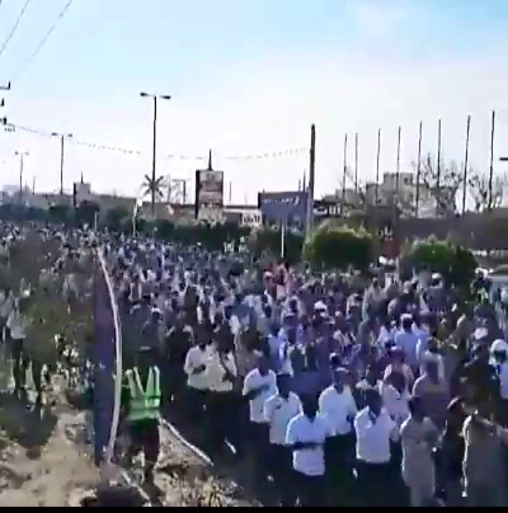 🔴 چرا از تجمعات امروز پارس جنوبی نمی نویسید ⁉️
🔴یادتون باشه پارس جنوبی همیشه منابع مالی قوی ای داشت حتی برای کارگران ‼️

🔴 تجمع پارس جنوبی حکایت از اوضاع به شدت خرابی رو داره که تهش به اعتصابات گره خواهد خورد و خیابان ‼️

#اعتصابات_اعتراضات_سراسری
#انقلاب_ملی_ایران
#جاويدشاه‌