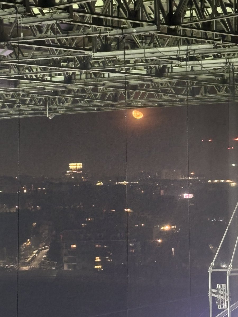 PhilBlundell's tweet image. Sometimes being solid, giving nothing away and not being stupid gets you a long way. Good moon in the second half too.