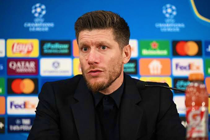 🚨Monaco Teknik Direktörü Pocognoli:

"Rakip takımın hocası ve oyuncuları her pozisyona itiraz ediyorlardı sahada görevini yapan hakemleri zor durumda bıraktılar hayatım boyunca böyle bir şey görmemiştim."