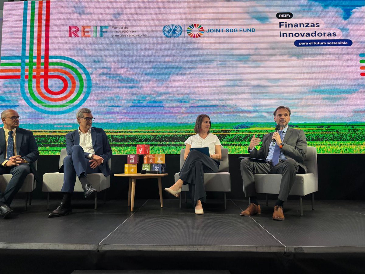 PNUDUruguay's tweet photo. Con la participación de la ministra @FcardonaUy y autoridades de @ONUUruguay, @ONUDI_conosur, @ONUMujeres y #PNUD, se lleva adelante la presentación de resultados de la 1era. etapa del @REIF_Uruguay,  programa clave para impulsar la 2da. transición energética en el país. 🇺🇾 #REIF https://t.co/Xh9XmWdS7O