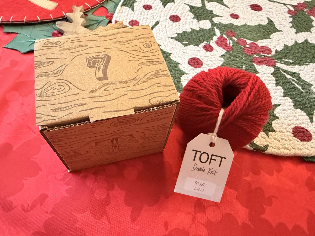 NatCBrooks's tweet image. Advent day 7️⃣ &amp;amp; 8️⃣ of my @bothythreads &amp;amp; @toft_uk calendars! 🧶🪡🧵 Love the stitch marker &amp;amp; really looking forward to doing the decoration! 🥰🎄🎅🏼🦌
#craftynat83 #bothythreads #bothyadvent #toft #toftuk #edsmenagerie #edsadvent2025 #edscrochetalong #crochetalong #crochetadvent