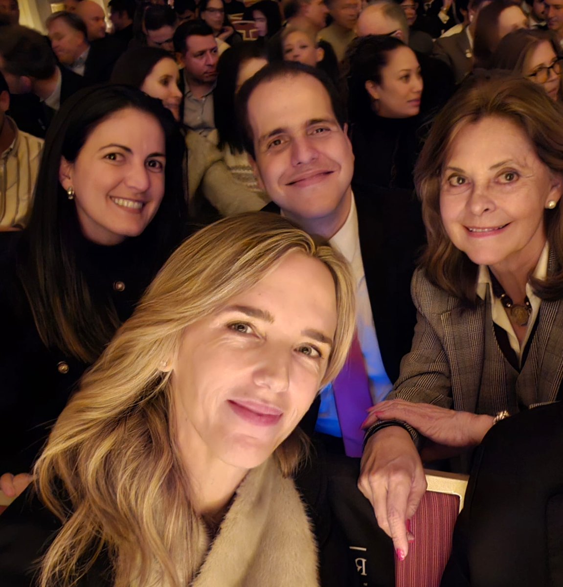 4 líderes, 1 sola voz: democracia y rechazo a la corrupción en Colombia, Venezuela, Cuba y España. <a href="/RosaMariaPaya/">Rosa María Payá A.</a> <a href="/cayetanaAT/">Cayetana Álvarez de Toledo</a> <a href="/Urruchurtu/">Pedro Urruchurtu Noselli</a>