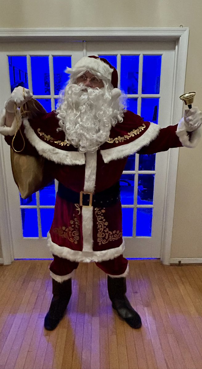 TravisNorbert's tweet image. #Christmas #norbertclaus