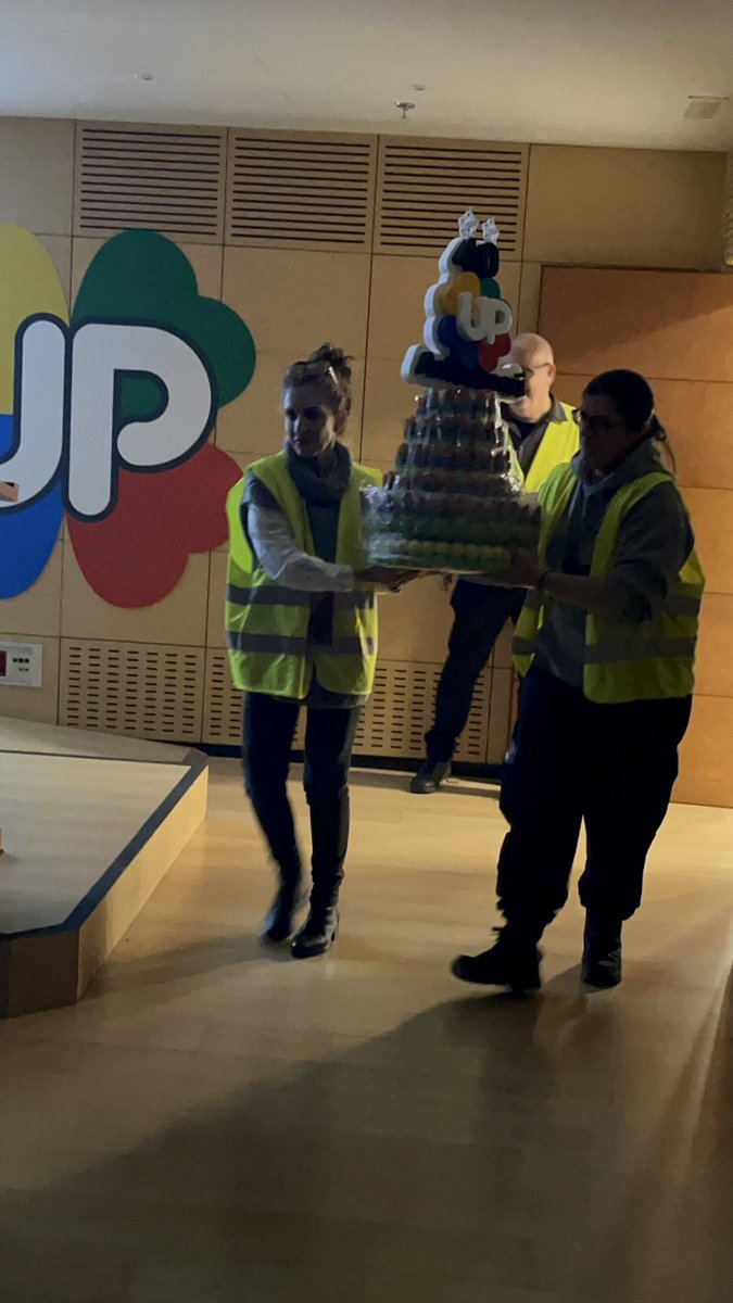 UPBarcelona's tweet photo. 🎉 ¡Celebramos 40 años de historia!
Hoy repasamos el trabajo de nuestras Secretarías Generales Adjuntas, escuchamos a JUP y SUPO, contamos con simpatizantes y el Consejo Territorial… ¡y soplamos las velas por nuestro 40º aniversario! 💙✨
#40AñosJuntos #OrgulloDeAsociación https://t.co/FY5j0QuPit