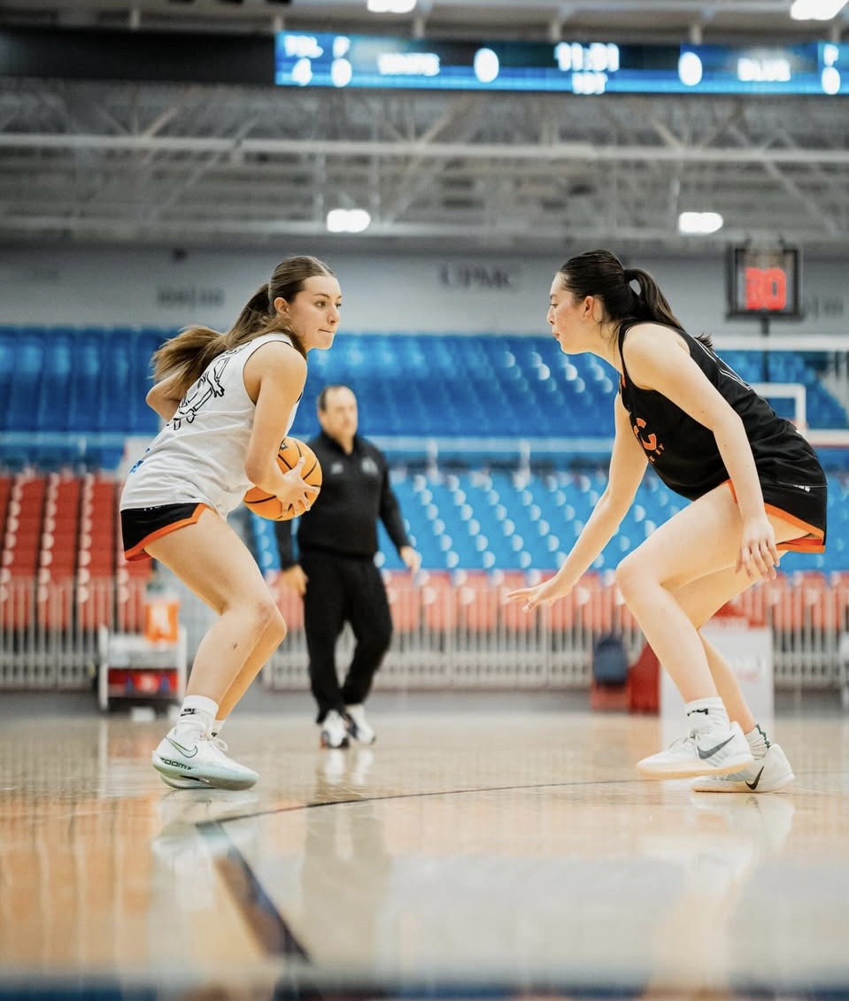 EllaaJay_'s tweet photo. 🇦🇺 ✈️🇺🇸 Excited to have arrived!

@ATCACADEMYAUS team training camp is underway in preparation for @SheGotGame7 kicking off this Friday in Washington D.C. Thank you so much to @RMUWBasketball for hosting us. 

Coaches - come watch us play.

@mikemillsnc https://t.co/7Mt2jK1emk