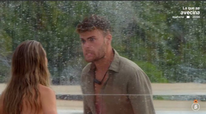 Algunas, por desgracia , sabemos a dónde llevan estas actitudes, y este tío las muestra en público. Imaginaos en privado. A mí me ha dado auténtico pánico #LaIslaDeLasTentaciones17