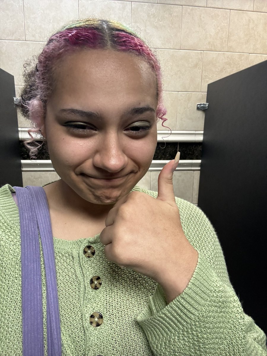 realgrlnormal's tweet photo. just got back home from wicked part two #changedforgood #pleasekillme https://t.co/yrSFYpBHQ5