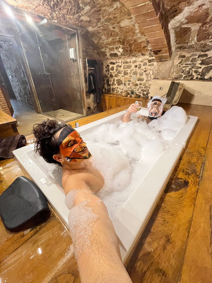 Absorved_'s tweet image. 9 × 8