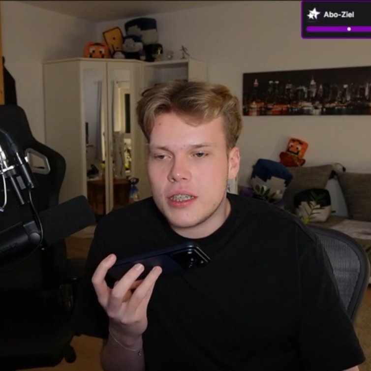 comicschau's tweet image. Nachdem der Streamer Nooreax im Minecraft-Projekt Fitnacraft das Roleplay kritisiert hatte, kassierte er später einen Bann im Projekt.

"Das ist krass, dass ich mal auf einem Minecraft-Server gebannt werde, weil ich mich gegen Rassismus einsetze", sagte er.