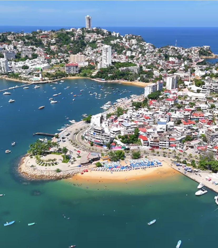 El Puerto de Acapulco y sus colores ………