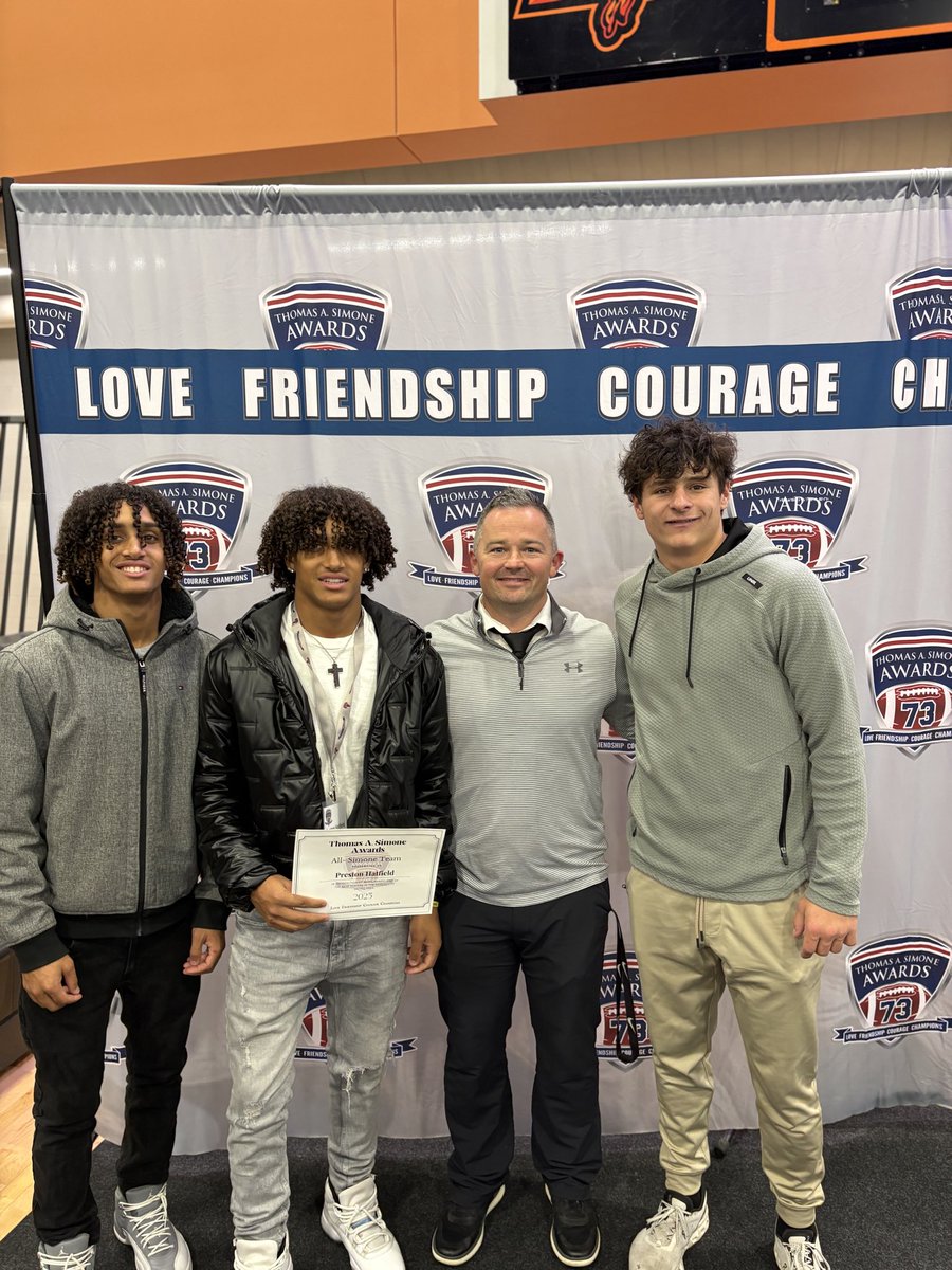 lstigerfootball's tweet image. State Champion Tigers were at the Simone Awards today! 
Julius Jones won the Nathan Stiles Inspiration Award, while Preston Hatfield made the All Simone Team! @SimoneAwards