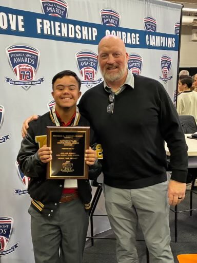 lstigerfootball's tweet image. State Champion Tigers were at the Simone Awards today! 
Julius Jones won the Nathan Stiles Inspiration Award, while Preston Hatfield made the All Simone Team! @SimoneAwards