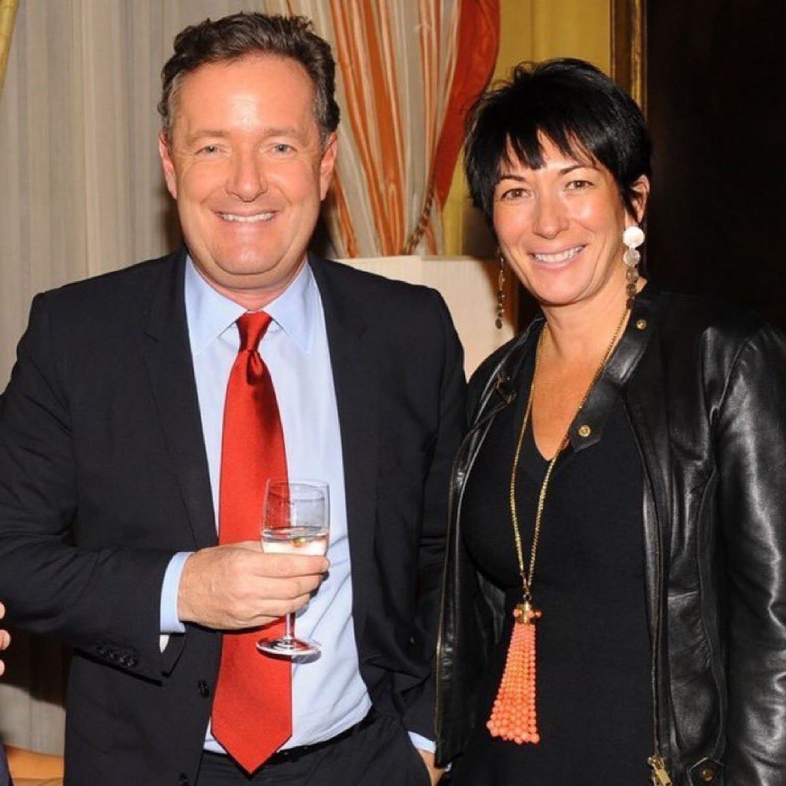 catrew___'s tweet image. You should interview her