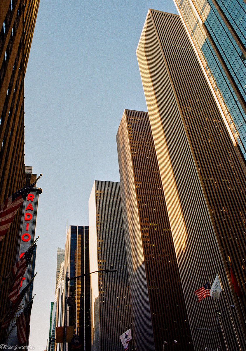 viewfinderthis's tweet photo. NYC on 35mm Film https://t.co/3f6DD3qNpY
