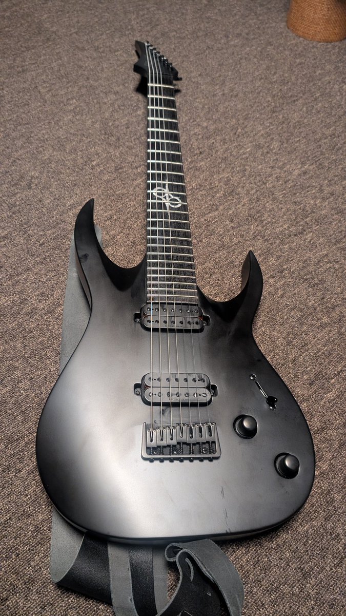 せっかく7弦ギター買ったので、昔コピーした曲を1オクターブ下の