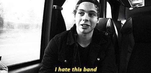 5SOSUpdES's tweet image. LATAM: ¡Queremos fechas!
LATAM en el momento en que 5sos anuncia las fechas: