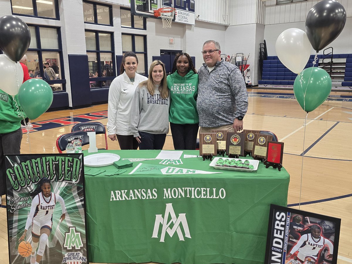 _Cydneysanders2026_ tweet media