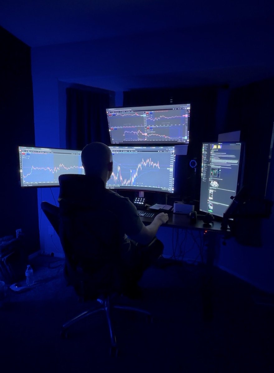 Joeytrades11's tweet image. People overestimate what they can do in a month but underestimate what they can do in a year. 

A full year of compounding and building will change your life.