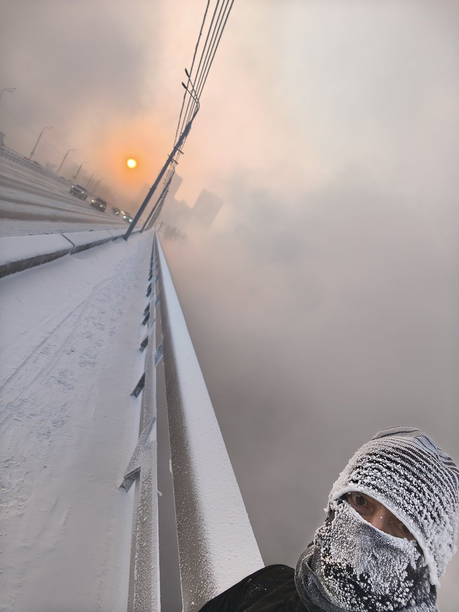 atomruncat's tweet image. Доброе утро, Сайлент Хилл 🏃‍♂️