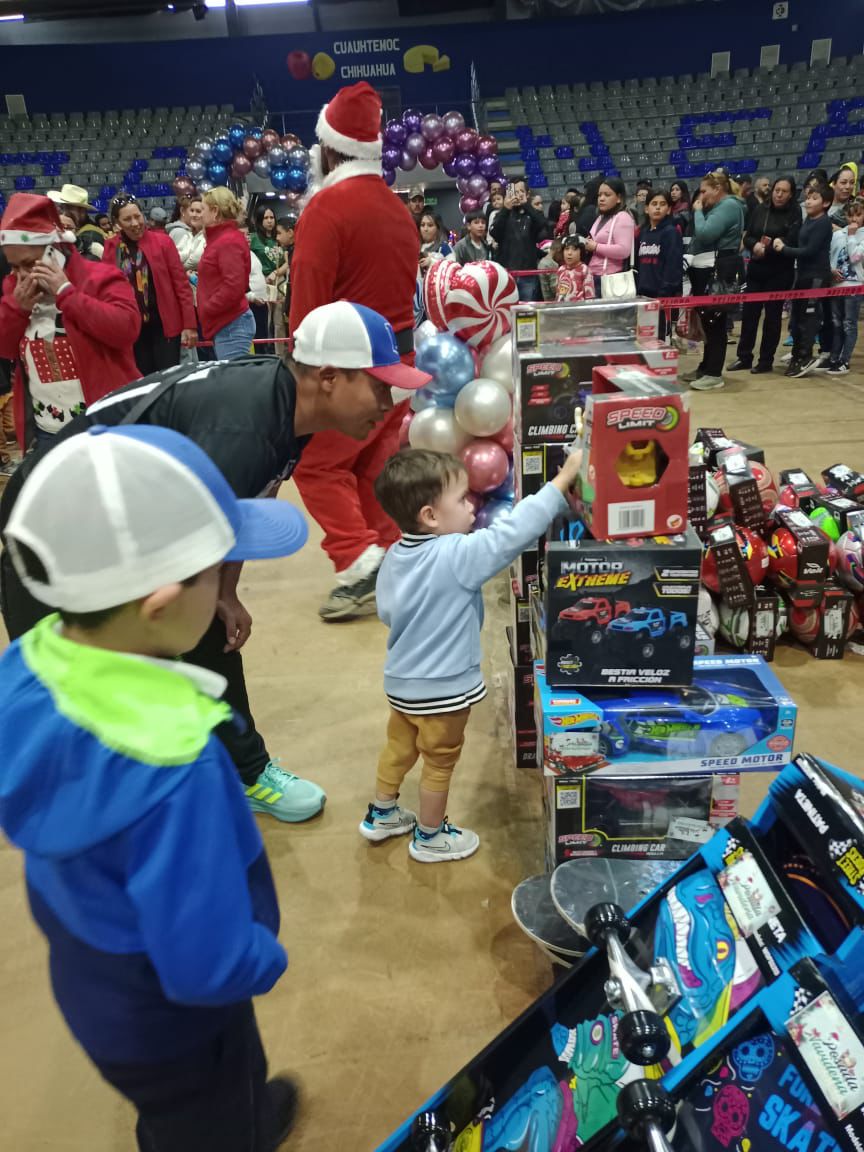 Tocó el turno de disfrutar de nuestra tradicional Posada Navideña 🎅🏻🎄 en la Región Cuauhtémoc, donde chicos y grandes compartimos una gran tarde.

Feliz Navidad 🎄 🧑‍🎄 🎄 a todas y todos los Trabajadores de la Educación.

#SNTE
#Sección8 
#TanGrandesComoChihuahua