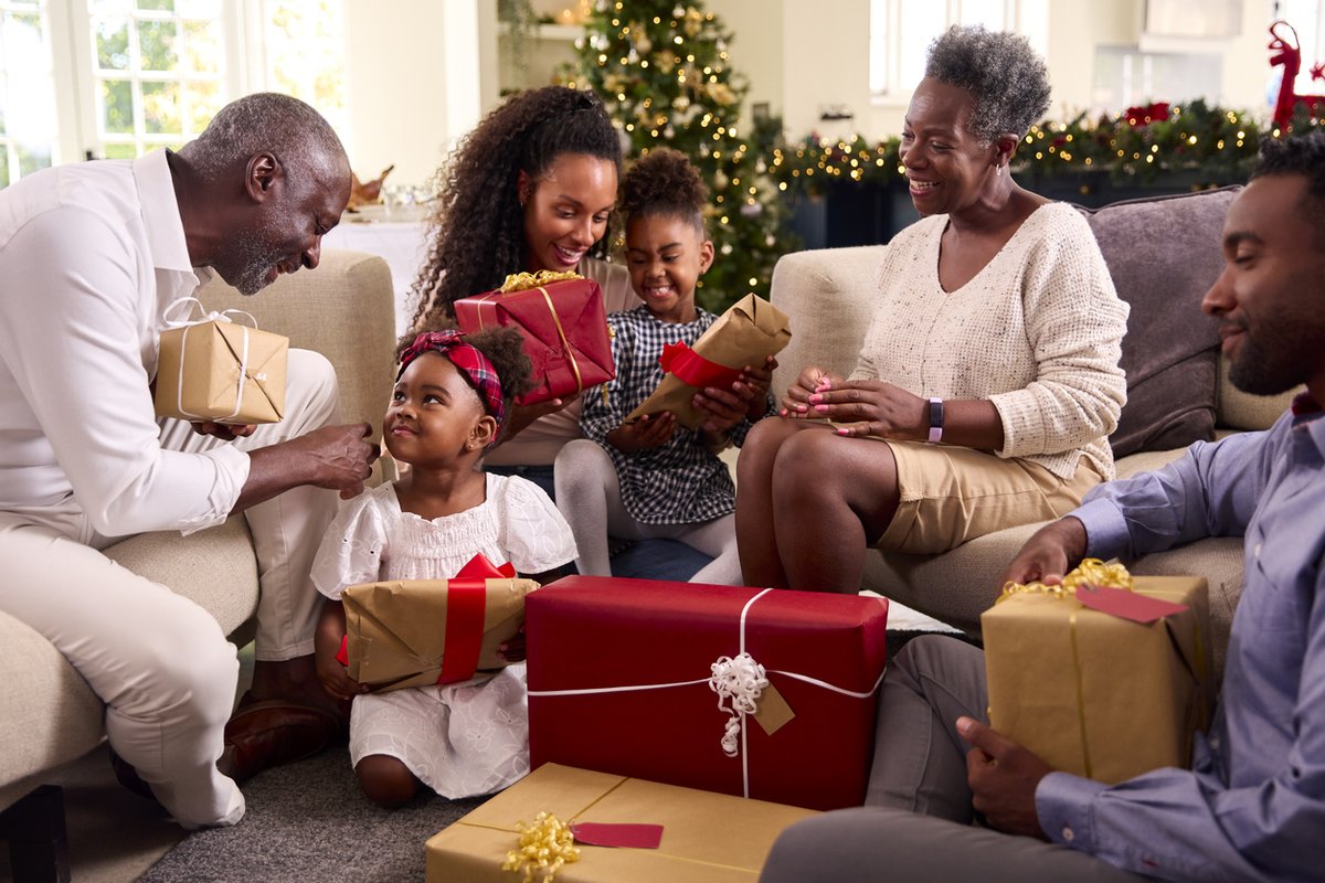 WeDontSitWePlay's tweet photo. Stress-Free Shopping While Traveling – How Parents Can Find Time for Holiday Gifting - https://t.co/MSk6vqNqwR https://t.co/btNqzWEy1l