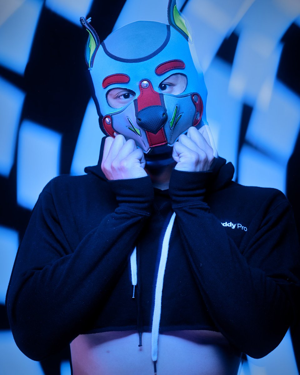 It's winter time, who wants to keep this puppy warm with cuddles? 🤗

📸: <a href="/pup_ISO/">ℙ𝕦𝕡 𝕀𝕊𝕆 🏡</a>