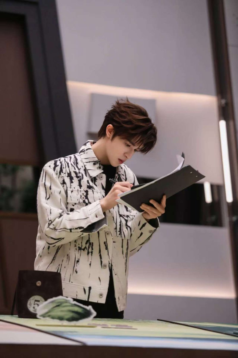 251210 | Patrick's Studio

ʚ🐰ɞ

ธรรมชาติคือกระดานเกม สติปัญญาคือหมาก♟️
วันนี้ 11:00 น.🇹🇭 ติดตามทาง Mango TV
มาดูกันว่า แพทริคจะสร้างพลังจากการร่วมมือ และแสดงความเฉียบคมจากการลุยเดี่ยวได้อย่างไร!

Patrick Wild Tiger🐅
#ForestEvolutionism3s2xPatrick_EP8
#แพทริค #PatrickFinkler 

©