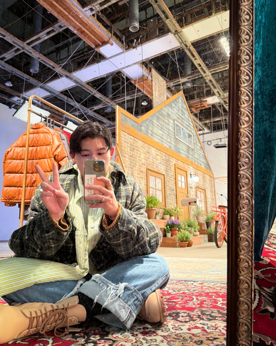 レオくん 今日はレオくん💕💕💕 MVたくさん見てるよー☺️ いつかいろんな