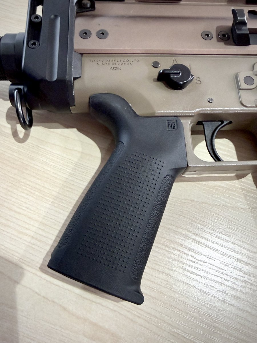 ノムさんの「東京マルイ次世代電動ガン SCAR-L」 元々ゴリゴリに外装