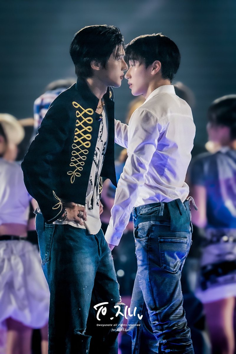 251207 ACON 

☂️✨💜

#ATEEZ #에이티즈 
#SAN #산 #CHOISAN #최산 
#WOOYOUNG #우영 #정우영
#ACON #AAA #ACON2025