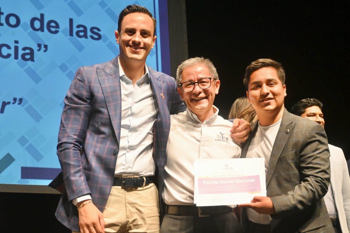 La transparencia no es un discurso, es una práctica.

El PAN Morelos fue reconocido por el IMIPE en materia de transparencia.

Nuestro dirigente Daniel Martínez Terrazas recibió este importante reconocimiento.

En Acción Nacional, la transparencia es y será siempre fundamental.