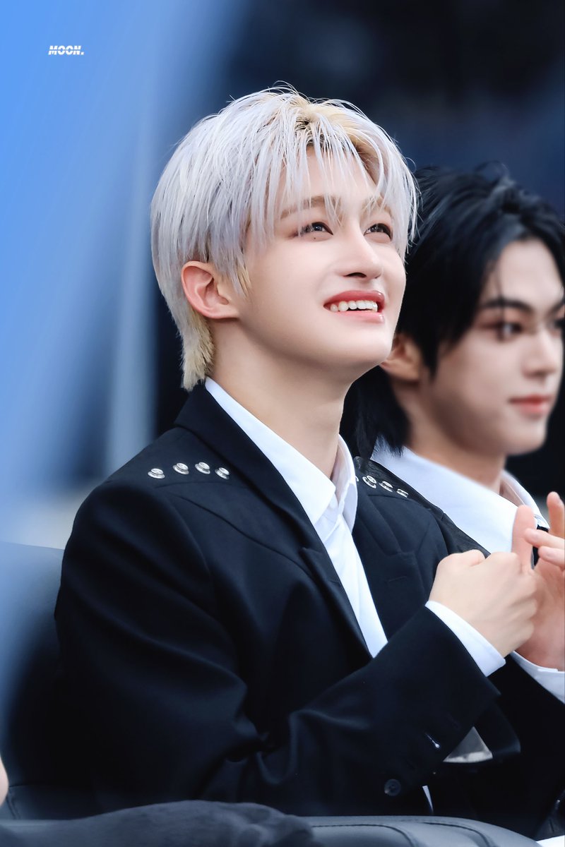Moon_060328's tweet photo. 251206 AAA

#TWS #투어스
#JIHOON #지훈 #한지훈
#DOHOON #도훈 https://t.co/eZrgh0yiXi