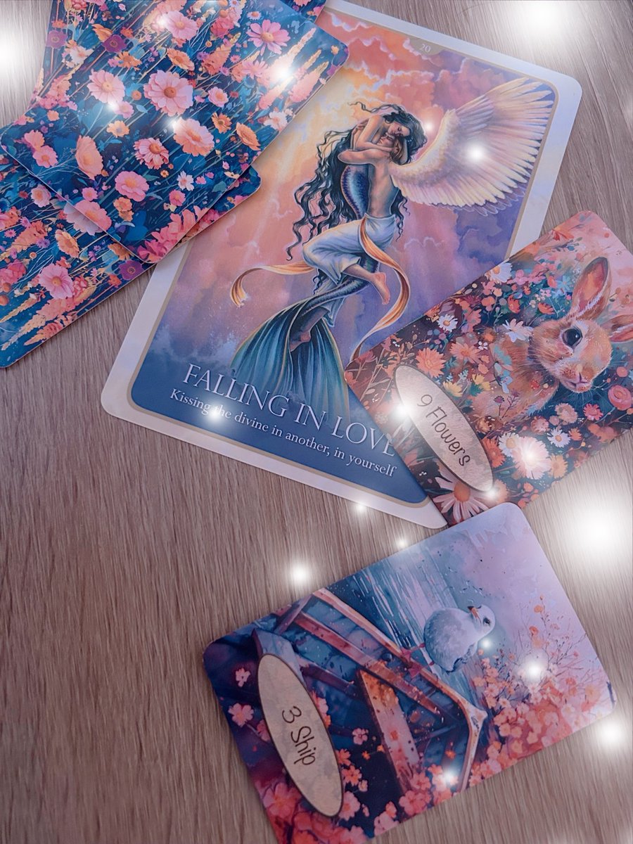 互いの違いを受け入れ
その違いがあるから
気付きがあり
世界が広がります

先ずは
『正しさより思いやり』
を持つことを
大切にされてもいいかも

押し付けない配慮が
お互いを受け入れ
認め合えていると
心から感じられ
信頼から深い愛へ
繋がります

アナタ様の愛が大切な方へ
伝わりますように…♡