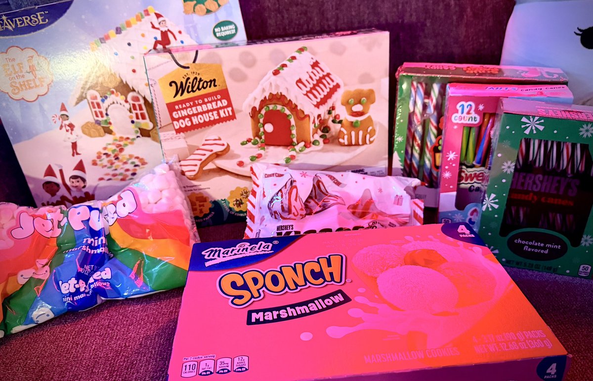 Locked and loaded for the <a href="/ExolvedEsports/">Exolved</a> stream

Come watch me make the most OP Ex-Mas Ginger Display to ever exist at 8pm est!

Live on our team page, not my personal! Come thru