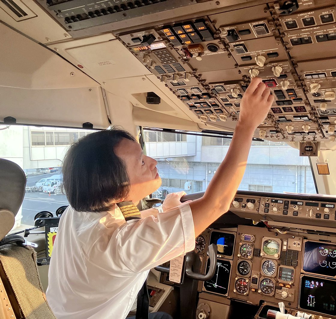 JAL就航40周年を迎えたボーイング767型機✈️ アナログの計器が
