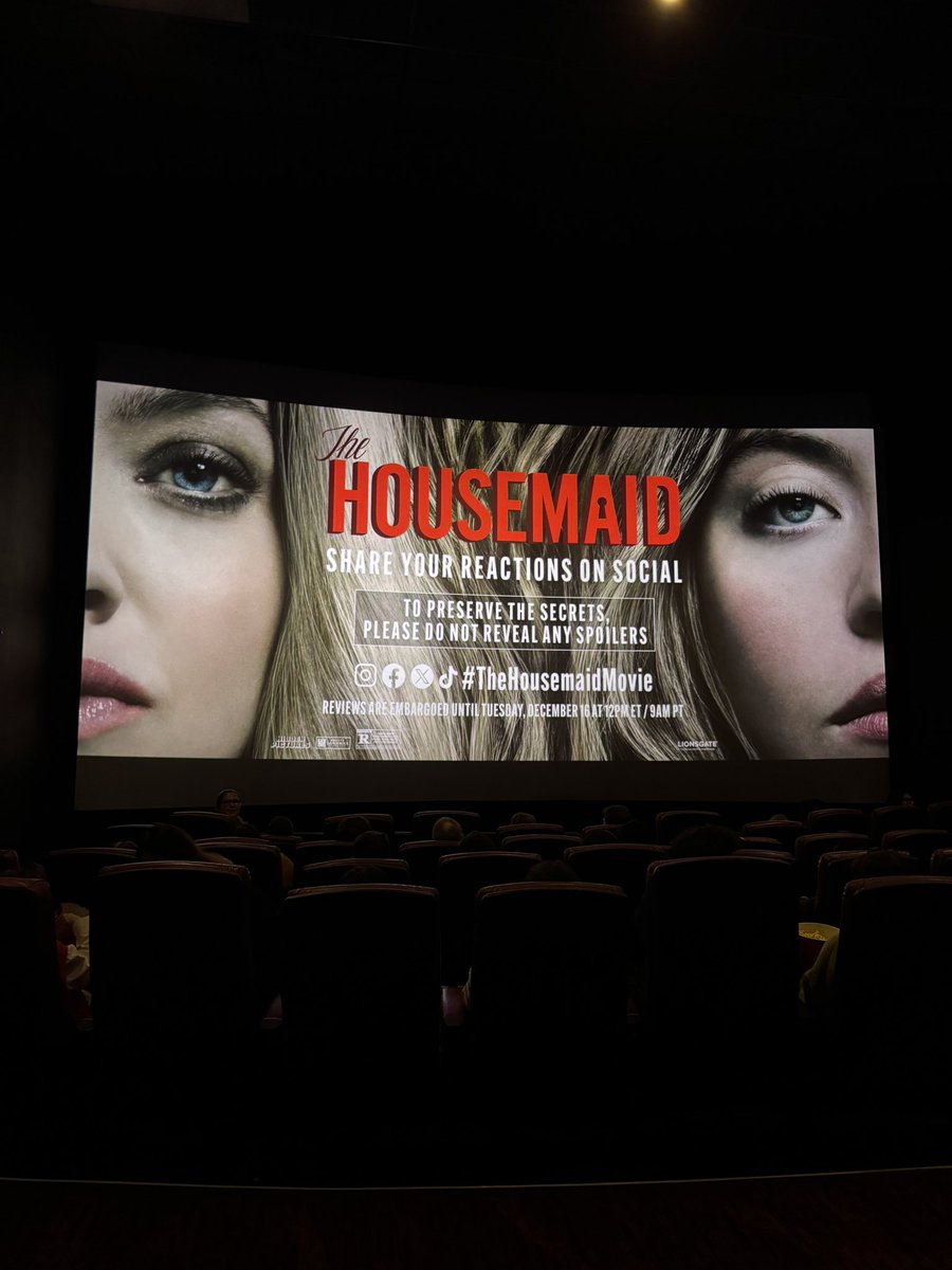 hehe, baby’s first invited movie premiere. 
thank you <a href="/Lionsgate/">lionsgate</a> #TheHousemaidMovie