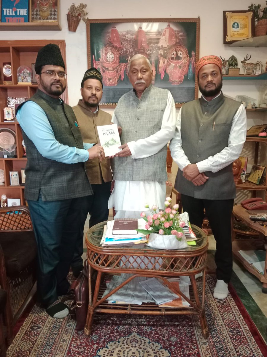 We presented the book "the economic system of Islam" to Mr Panchanan Kanungo former finance #minister of Odisha , a prominent Indian #politician &amp; economist, and also a #writer of above 50 #books. We discussed about #economic system  and #Harmony in the society . #IslamAhmadiyya