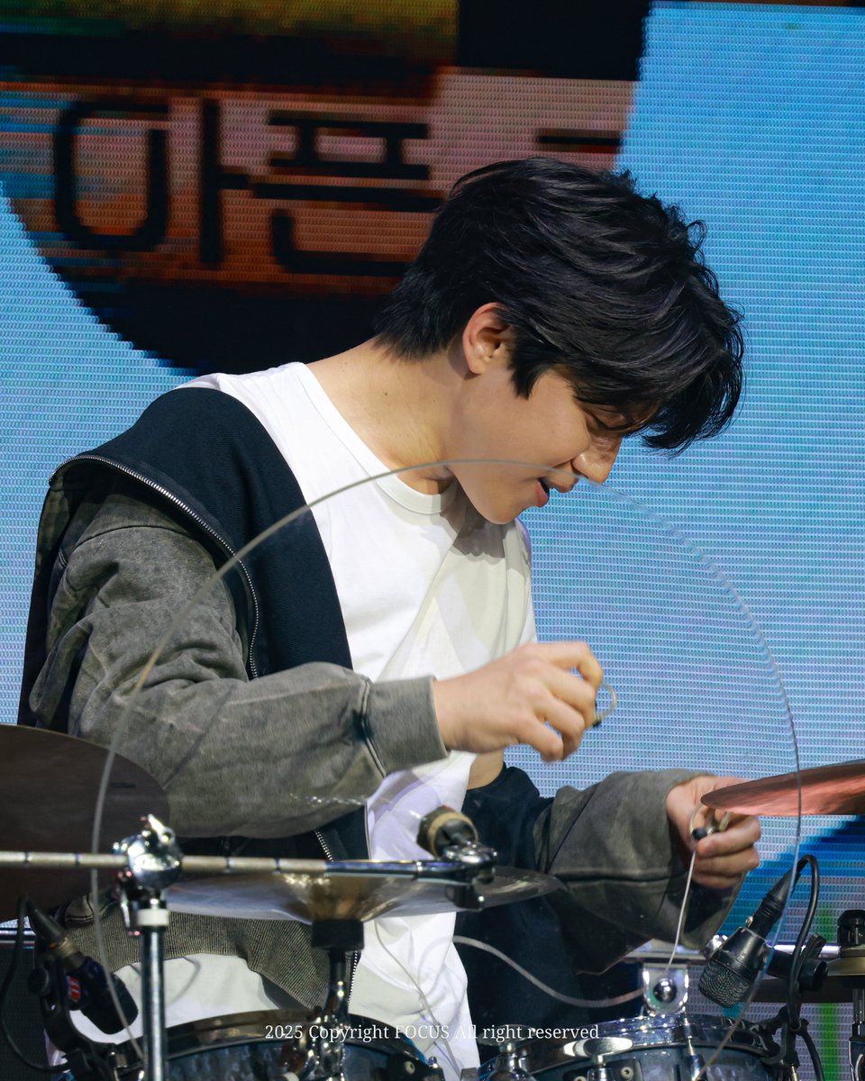 focus_day6's tweet photo. 250831 The DECADE 고양
#데이식스 #DAY6 #도운 #윤도운 #DOWOON https://t.co/PclypjCBVK