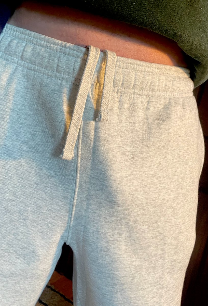 OR_Coastal's tweet photo. It’s grey sweatpants season. https://t.co/lV0xFY6TUA