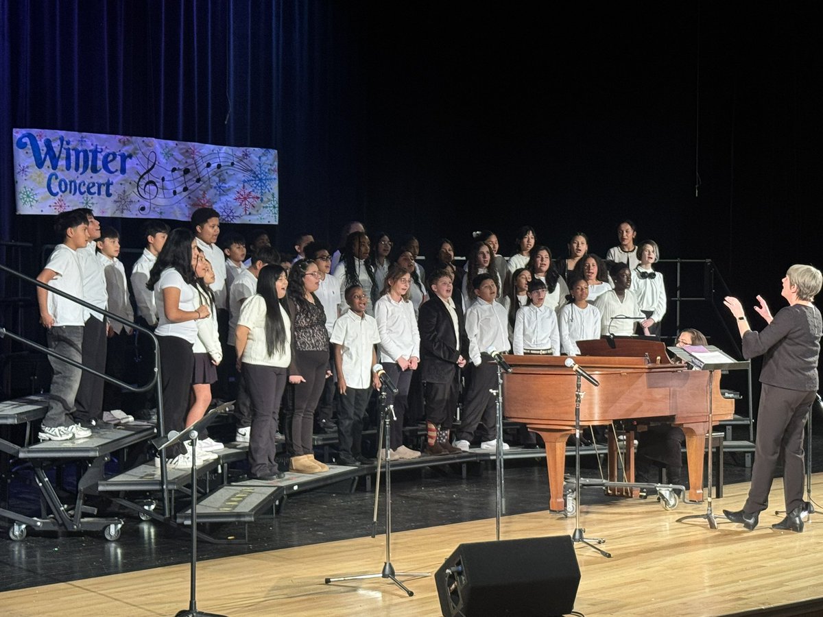 PeekskillCSD's tweet photo. 🎶Our PKMS students are kicking off this year’s Winter Concert Series with a lineup of seasonal favorites! Their hard work and talent are sure to bring plenty of cheer!! Stay tuned for more performances throughout the season! ❄️ #KeepingthePromise #Peekskillpride https://t.co/ELUJVWLkKq