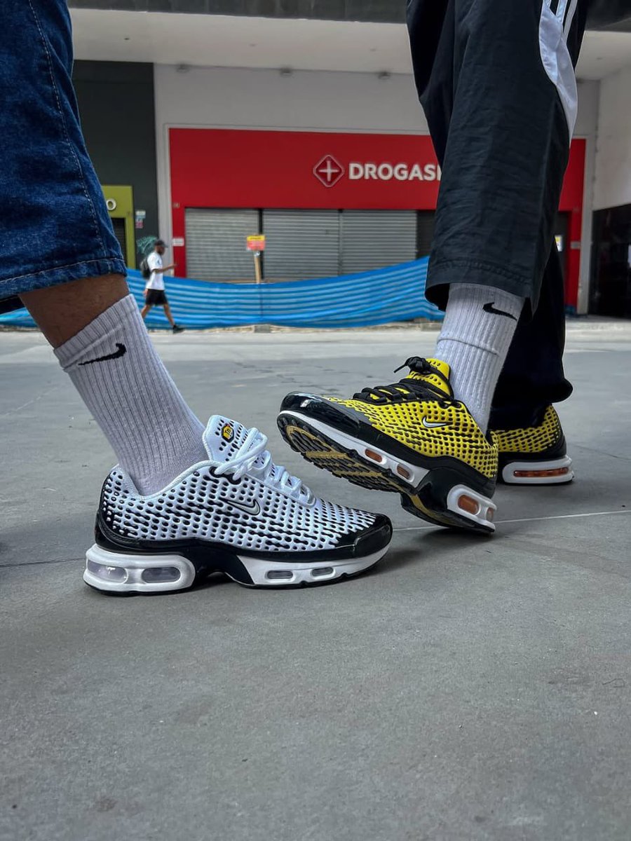 kickssinc's tweet image. Late night bangers?🌚