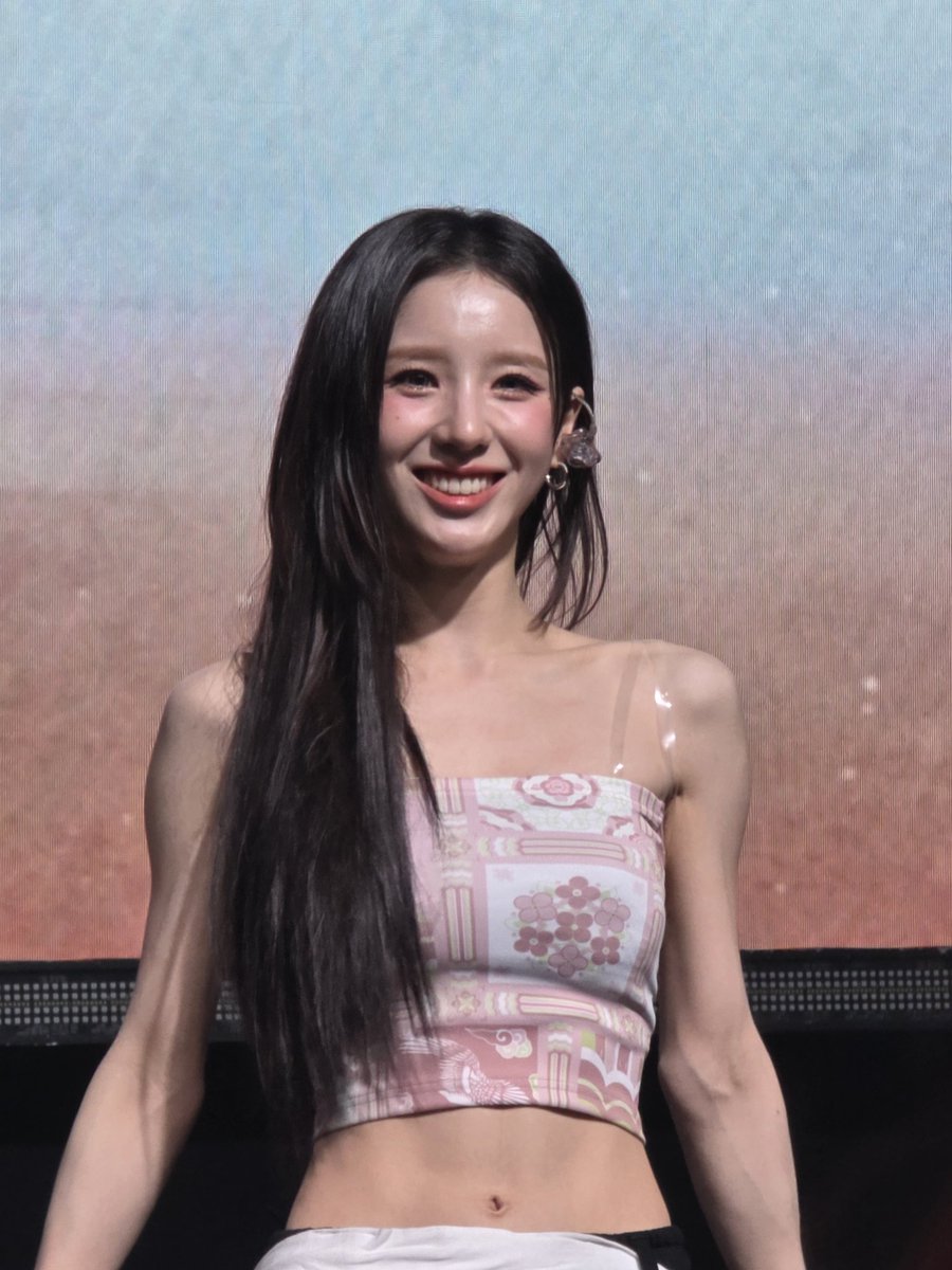 Federaanayaa's tweet photo. Heejin at Grand Club Icarius Mexico City by me 
#Heejin #ARTMS #Loona #Grand_Club_Icarius #ARTMSinmexico #ClubIcarius https://t.co/wcL3GGduhV