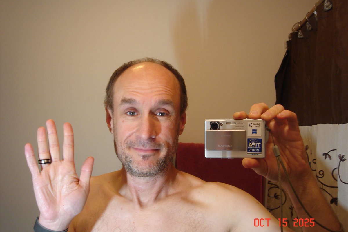 DieselDucy's tweet photo. Before and after.  I cut my hair. #bald #sexy https://t.co/rQSg8g5Rsg